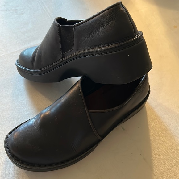 Gently used Genuine Leather Noat shoes.Size 8. - Picture 1 of 4